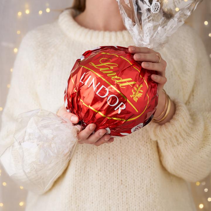 Actual product image Lindt Lindor Maxi Ball (550 g)
