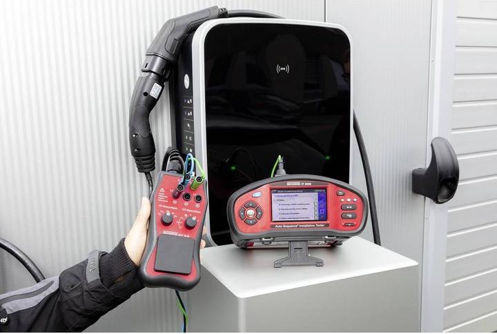 Image du produit Benning Testeur d'installation IT 200 (CAT III 600V, CAT IV 300V)
