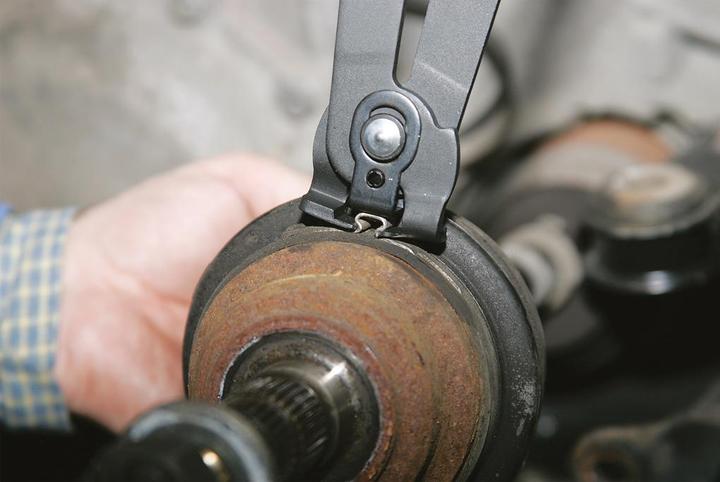 Produktbild Brilliant Tools Zange für Achsmanschetten-Klemmen (237 mm)