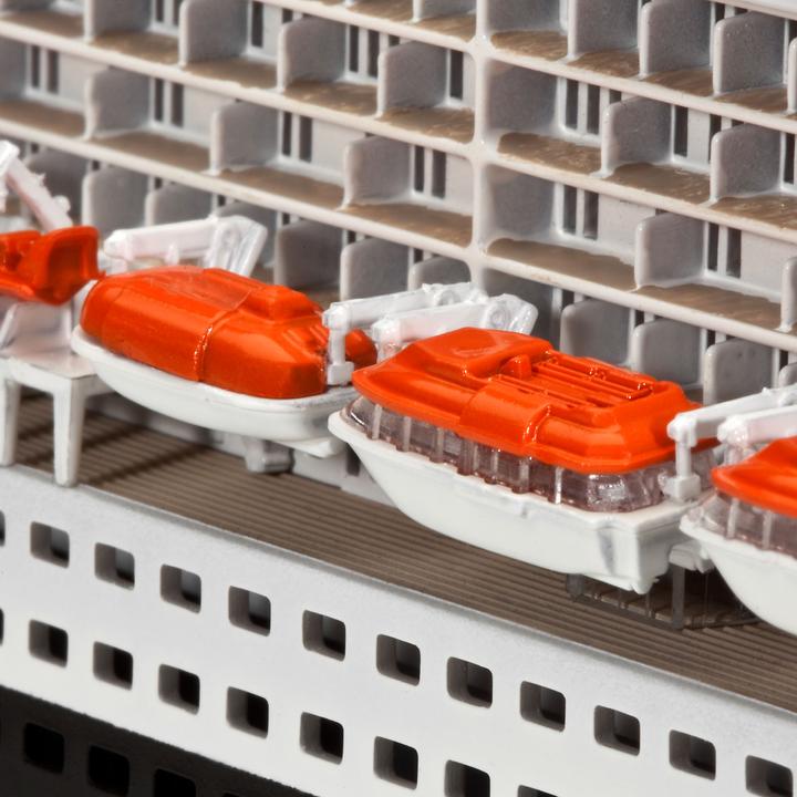 Actual product image Revell Queen Mary 2