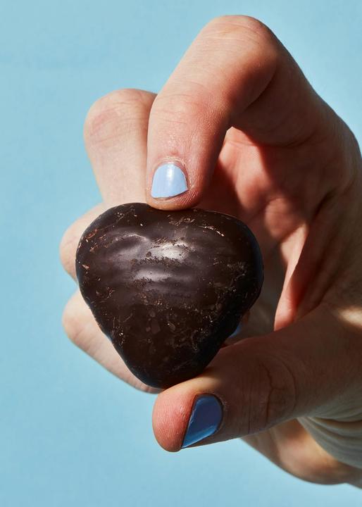 Actual product image KoRo Organic brown gingerbread with sour cherry fruit filling and dark chocolate (1 pcs., 3000 g)