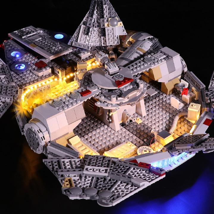 Produktbild BrickBling LED Licht Set für LEGO Millennium Falcon (75257)
