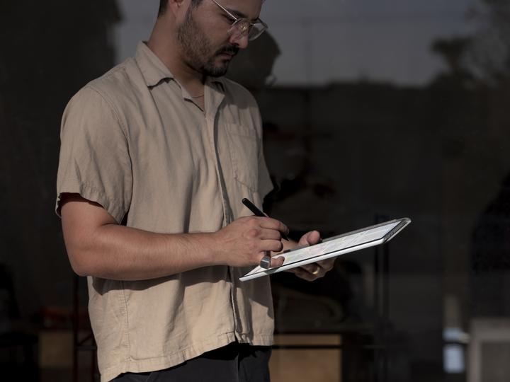 Produktbild Microsoft Surface Pro X (13", Microsoft SQ1, 8 GB, 256 GB)