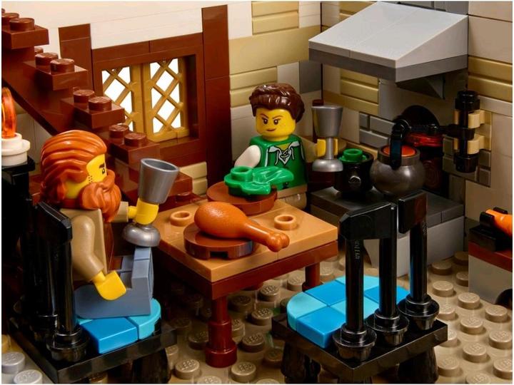 Produktbild LEGO Mittelalterliche Schmiede (21325, LEGO Ideas, LEGO Seltene Sets)