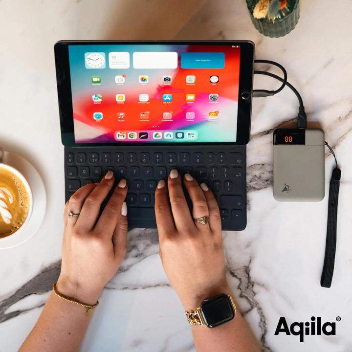 Produktbild Aqiila Powerbird B5B - Powerbank 5000 mAh, 12W - Moss (5000 mAh, 12 W, 18.50 Wh)