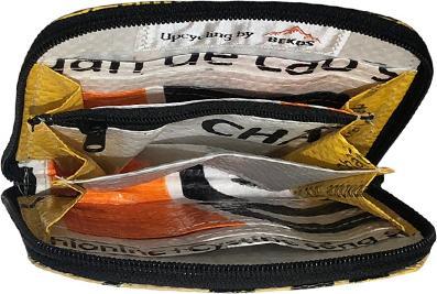 Image du produit Bekos Upcycling - praktische Geldbörse mit Reissverschluss aus recycelten Fischfuttersäcke hellgelb