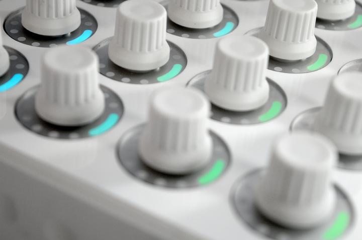 Actual product image DJTechTools Midi Fighter Twister White (Controller)
