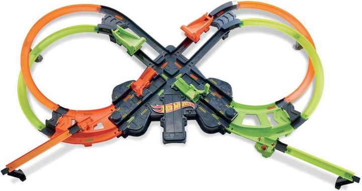 Hot Wheels super-mega crash