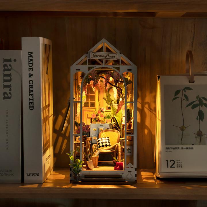 Produktbild Robotime Tiny House - Gartenhaus