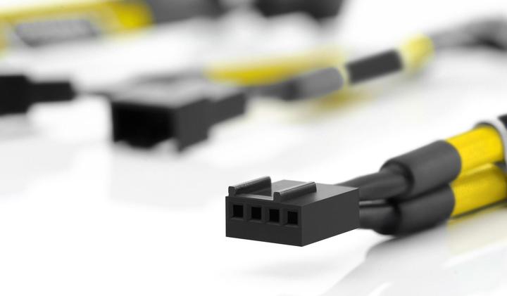 Actual product image Noctua NA-SYC1 chromax.yellow Y-splitter cable set for fans