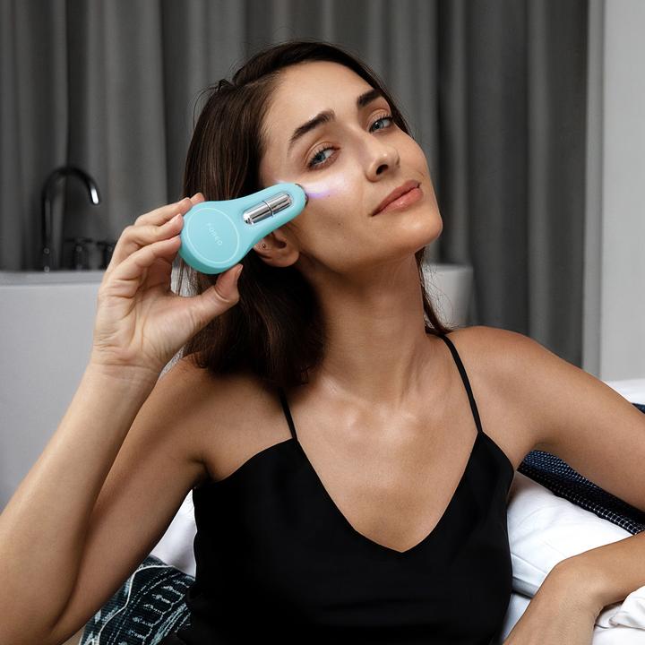 Actual product image Foreo Bear 2 eyes & lips
