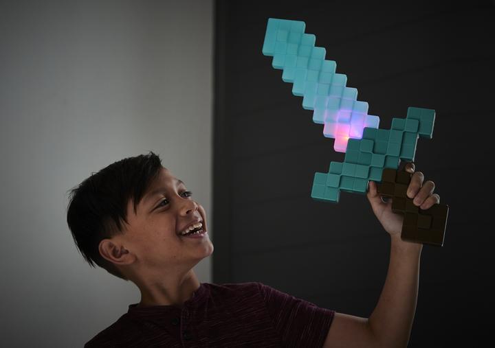 Immagine prodotto Mattel Spada 40cm Sonore Minecraft