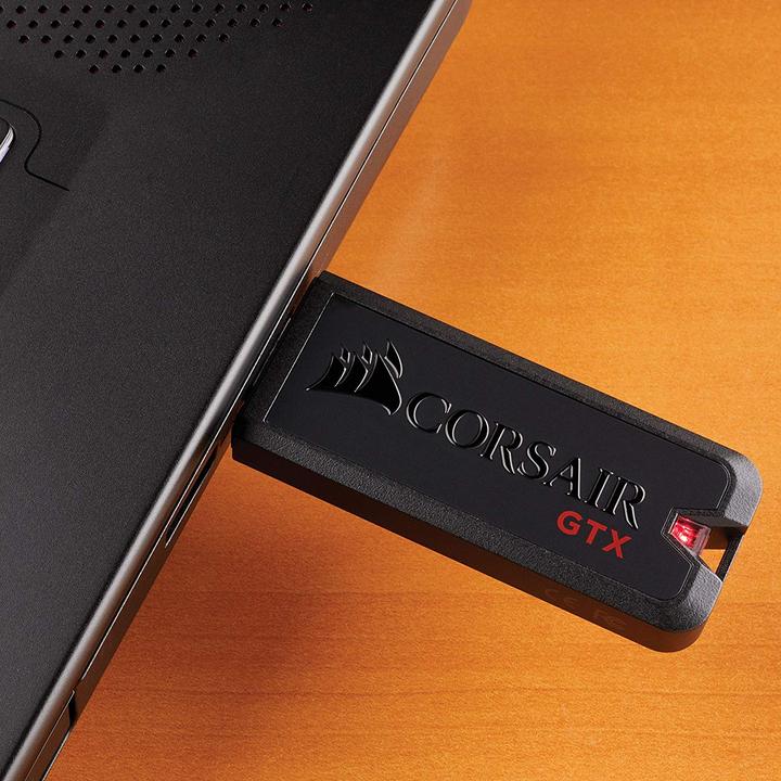 Actual product image Corsair Flash Voyager GTX (256 GB, USB-A, USB 3.0)