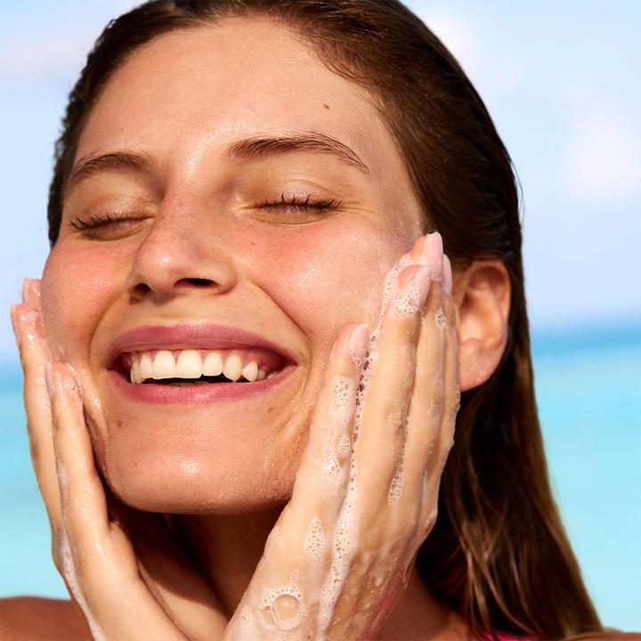 Image du produit Coco & Eve Nettoyant aux enzymes de fruits Nettoyant doux à base d'eau pour un teint éclatant 4.06 fl oz 120ml (Mousse, 120 ml)