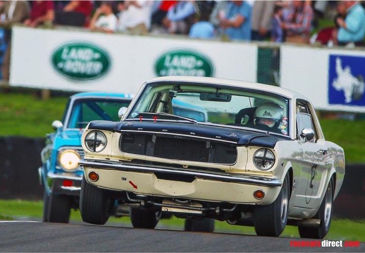 Actual product image Hornby Ford Mustang Bill & Fred Shepherd Goodwood Revival