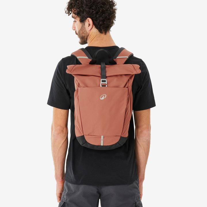 Actual product image Quechua Wanderrucksack Rolltop - NH500 Escape 16 l + 4 braun (20 l)