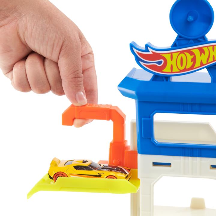 Actual product image Hot Wheels HW City shark attack playset