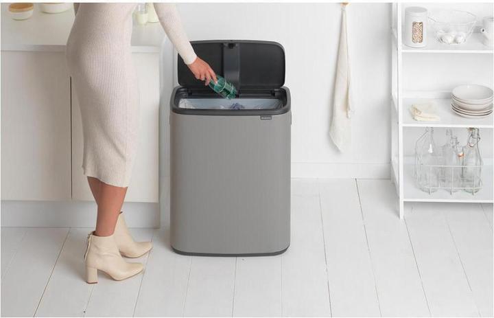 Immagine prodotto Brabantia Bo Touch Bin Cestino per la raccolta differenziata da 60 litri, Grigio cemento minerale (60 l)