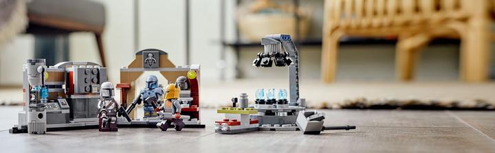 Actual product image LEGO The Mandalorian Weaponsmith's Forge (75319, LEGO Rare Sets)