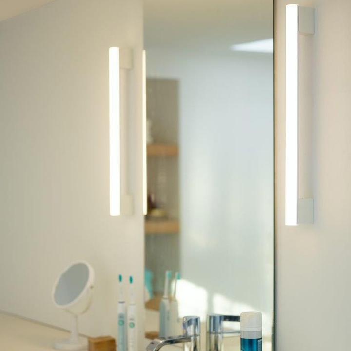Actual product image Philips white (S14d, 3.50 W, 375 lm, 1 x, F)