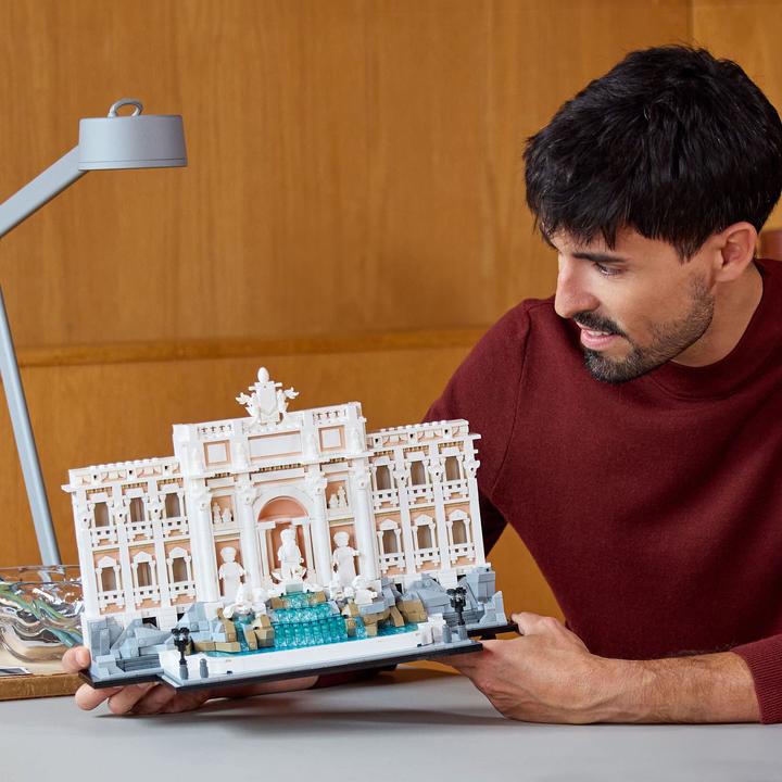 Actual product image LEGO Trevi Fountain (21062, LEGO Architecture)