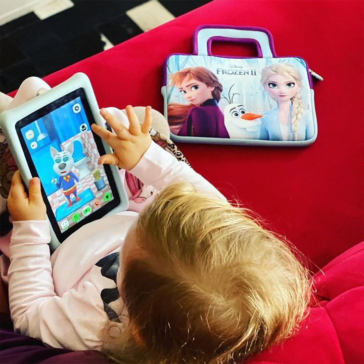 Actual product image Pebble Frozen 2 Carry Bag (Tablet 7")