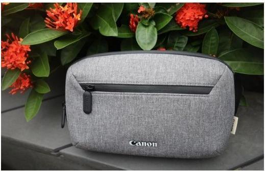 Actual product image Canon EOS R100 + RF-S 18-45mm F4.5-6.3 IS STM (18 - 45 mm, 24.10 Mpx, APS-C / DX)