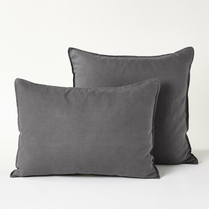Pebble grey