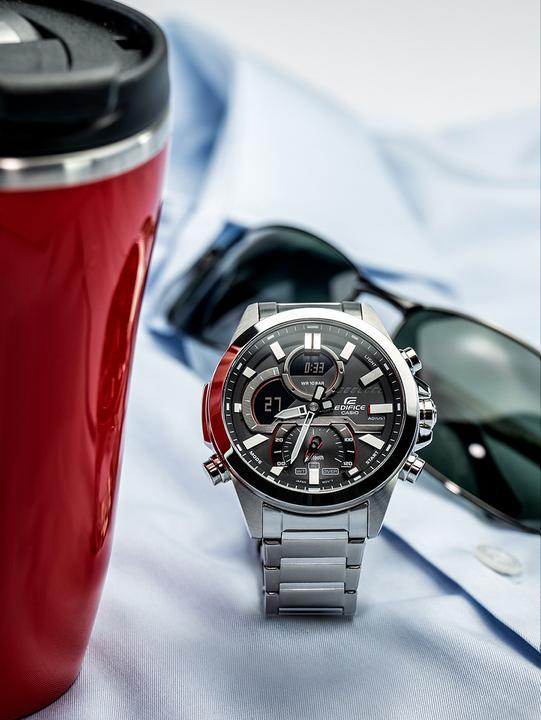 Produktbild Casio Edifice - ECB-30D-1AEF (Uhr mit Schmuckstein, 49 mm)