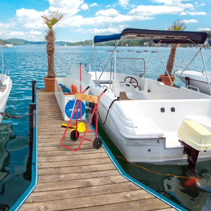 Actual product image Relaxdays Outboard motor stand