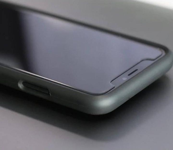 Produktbild Quad Lock Screen Protector (1 Stück, Apple iPhone 13)