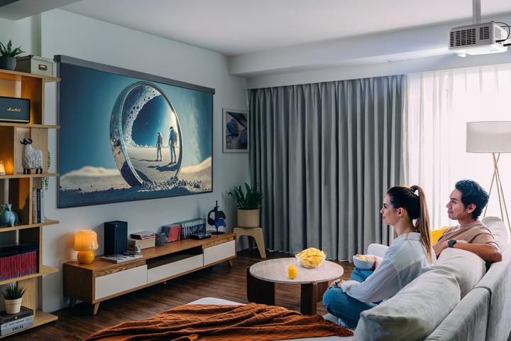 Actual product image Viewsonic V55-4K (UHD, 3500 lm, 1.06 - 1.45:1)
