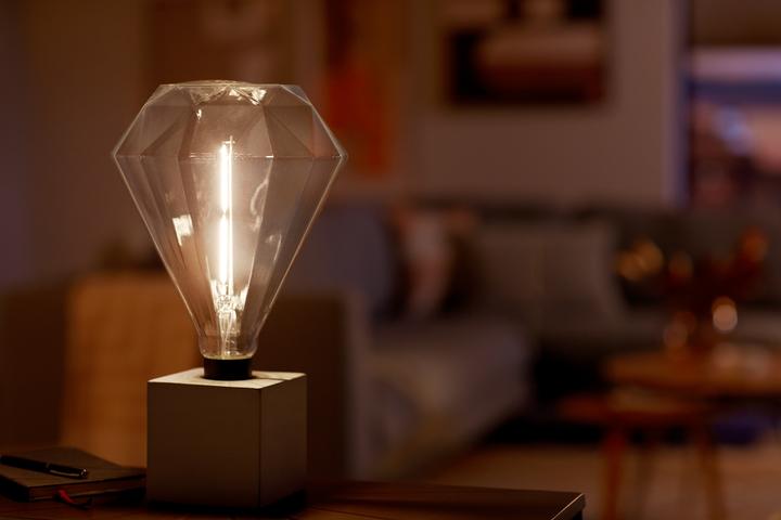 Image du produit Philips Lampe LED diamond giant (E27, 4 W, 400 lm, 1 x, F)