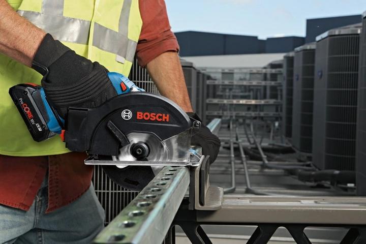 Immagine prodotto Bosch Professional Sega circolare manuale a batteria GKM 18V-50 (L) (2xPC5.0Ah) (06016B8002)