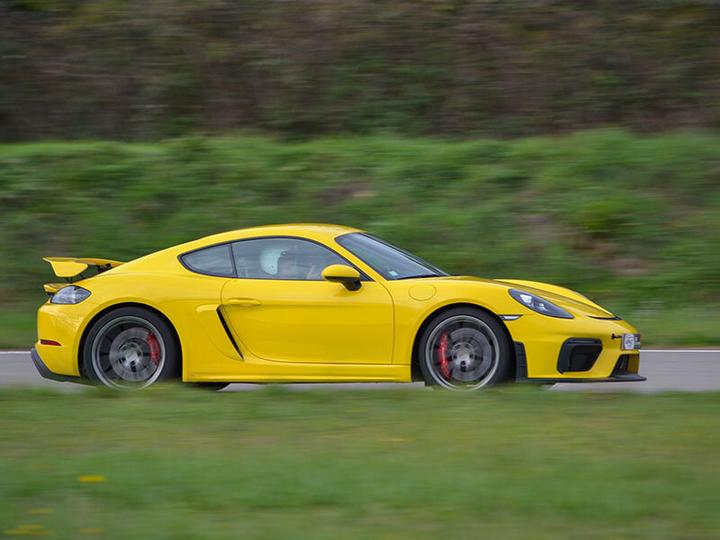 Immagine prodotto Smartbox Pilotaggio di una Porsche GTA 4 Clubsport durante 5 giri sul circuito di Château-Gaillard (1 pers.)