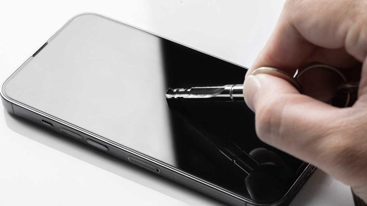 Actual product image Moshi AirFoil Pro for iPhone 13 Pro Max - Black (Clear/Glossy) (1 Piece, Apple iPhone 13 Pro Max)