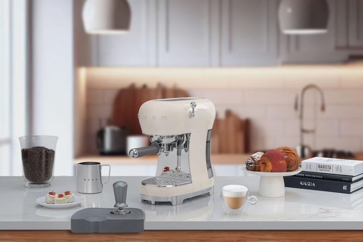 Image du produit Smeg ECF02CREU (Prise UE)