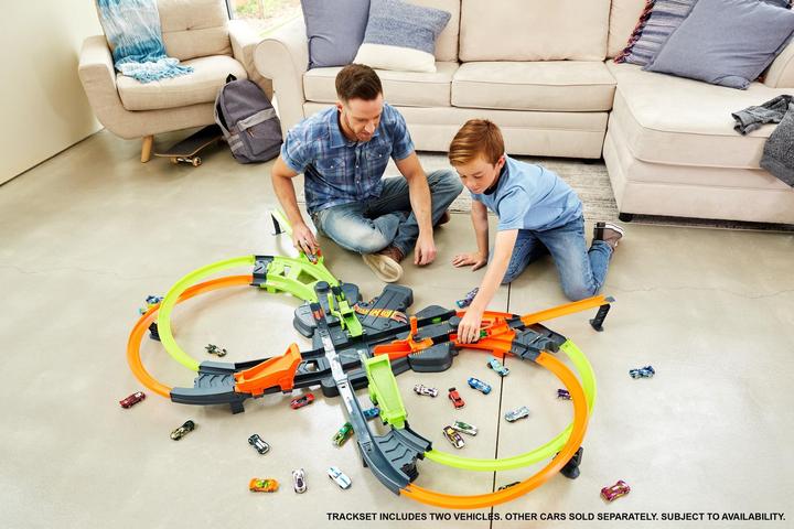 Actual product image Hot Wheels super-mega crash