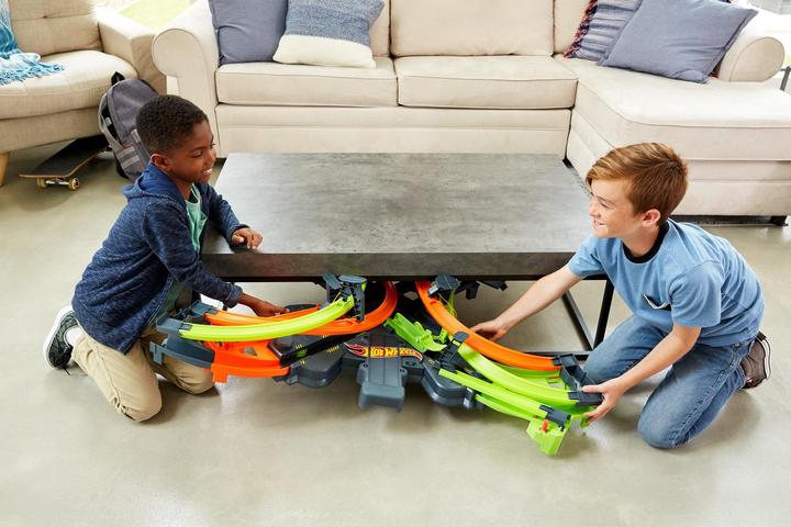 Actual product image Hot Wheels super-mega crash