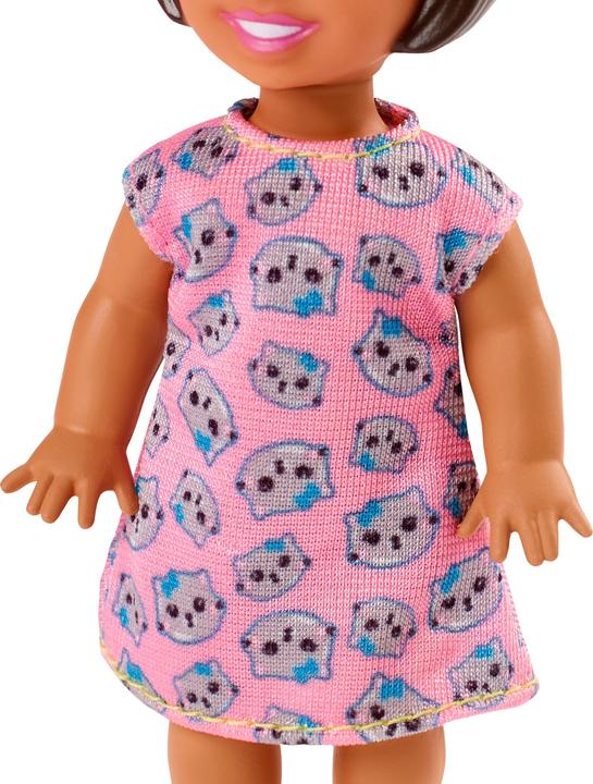 Immagine prodotto Barbie Skipper Babysitters Inc. Set per giocare a letto con bambola per bambini, tenda e sacco a pelo