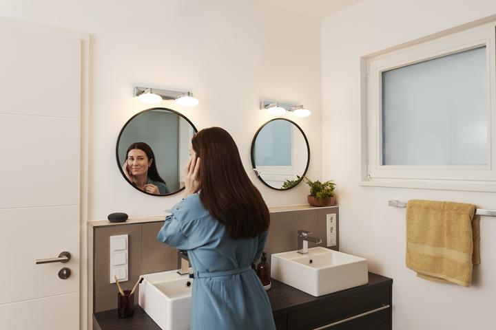 Immagine prodotto Ledvance Smart+ parete Orbis Elypse IP44 TW 34 cm Chrome 2x5W 1000Lum (1000 lm)