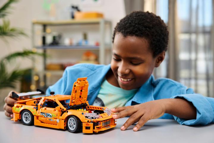 Actual product image LEGO Fast and Furious Toyota Supra MK4 (42204, LEGO Technic)