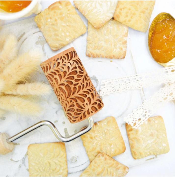 Produktbild ScrapCooking Teigrolle aus Holz geprägt, Blätter