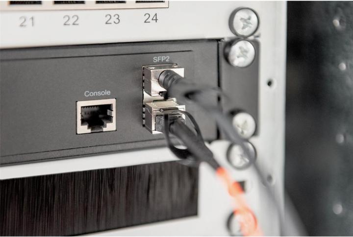 Actual product image Digitus SFP+ 10G 2m DAC cable (S/FTP, CAT6a, 2 m)