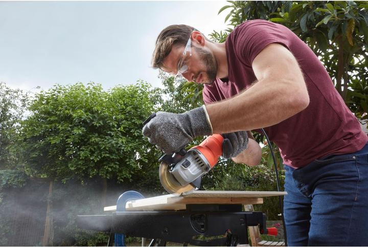 Actual product image Black & Decker BEG010 Angle grinder 12000 RPM (115 mm)