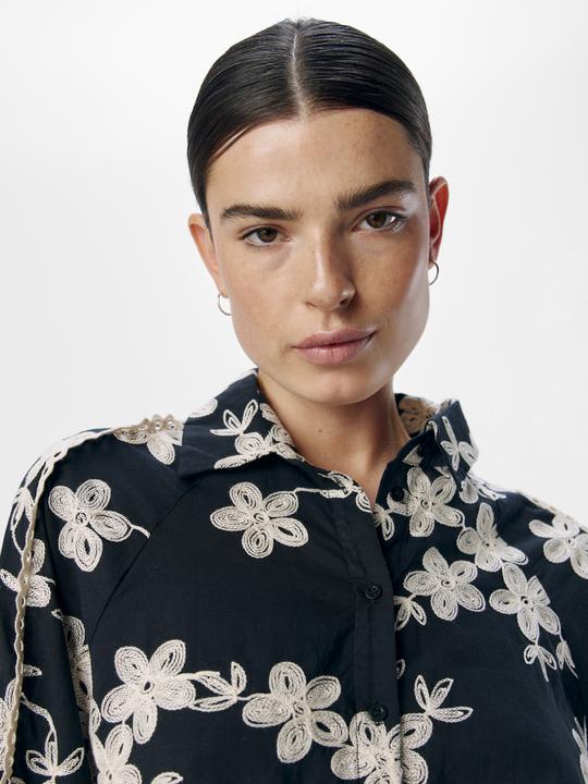 Actual product image Object Embroidered shirt (38)