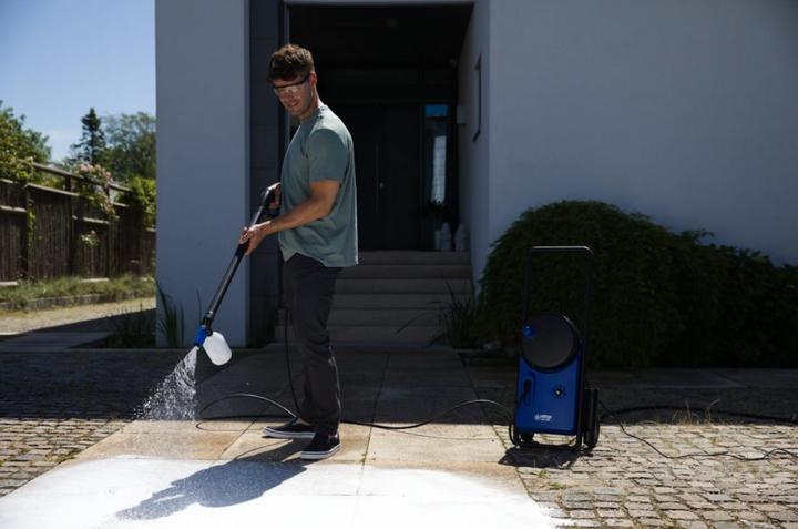 Actual product image Nilfisk Core 140-8 PowerControl In-Hand mat EU pressure washer Upright electric 474 l/h 1800 W Blue (Electrical connection)