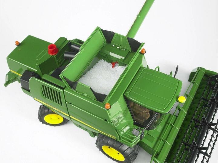 Actual product image Bruder John Deere combine harvester T670i