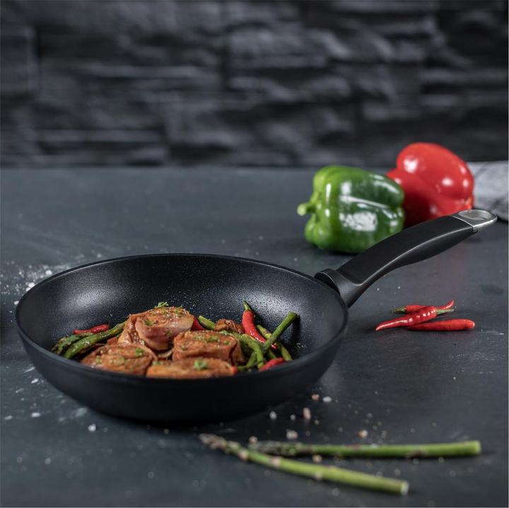 Actual product image Kuhn Rikon Titanio Star (20 cm, Frying pan, Aluminium)