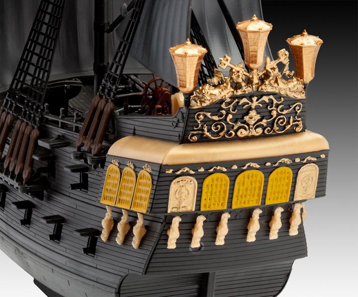 Actual product image Revell Black Pearl